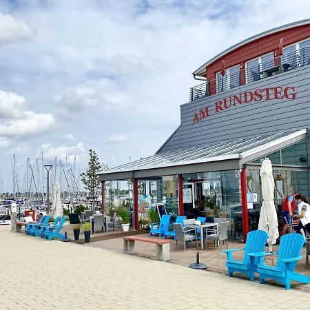 Motoryacht-futura-urlaub-im-yachthafen بيت للعطل Burgtiefe auf Fehmarn