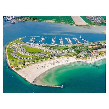 Motoryacht-futura-urlaub-im-yachthafen Burgtiefe auf Fehmarn